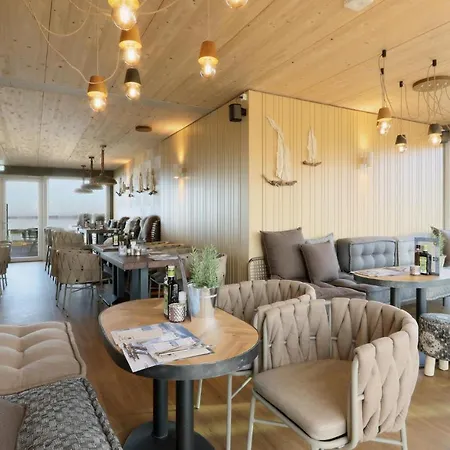 Stunning In Lembruch-duemmer With Sauna *